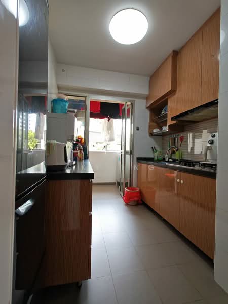 672B Yishun Avenue 4 HDB Flat For Sale at S$ 525,000 | PropertyGuru Singapore - Kitchen