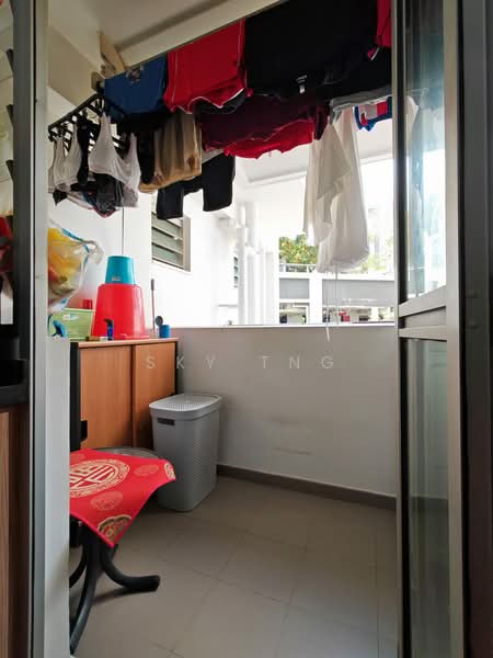 672B Yishun Avenue 4 HDB Flat For Sale at S$ 525,000 | PropertyGuru Singapore - Balcony