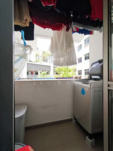 672B Yishun Avenue 4 HDB Flat For Sale at S$ 525,000 | PropertyGuru Singapore - Balcony