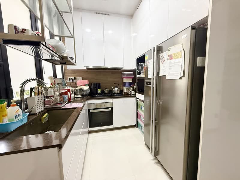 For Sale - ⭐️Landed With Condo Facilities, 2 Carpark, Security 24hr, Move In