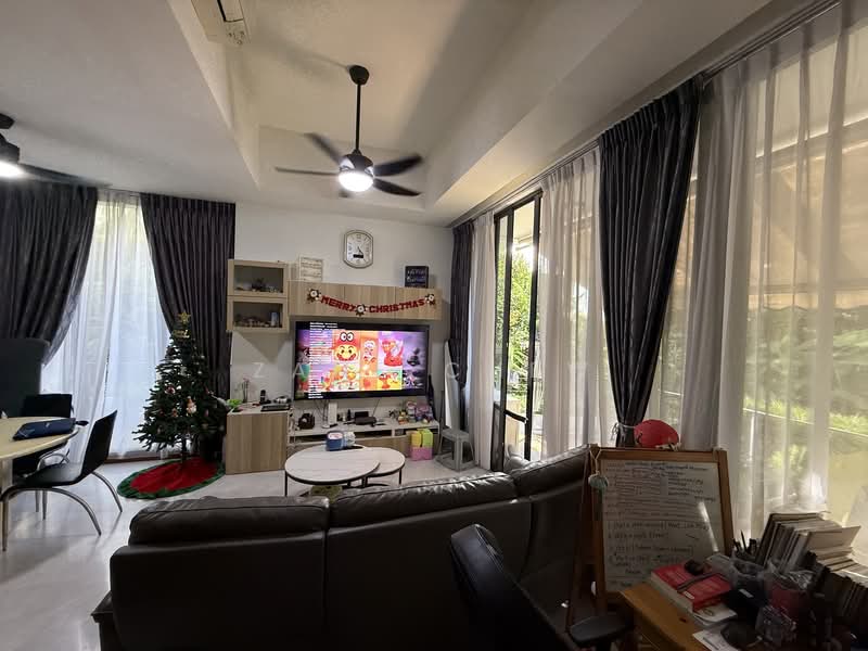 Sunrise Terrace Cluster House For Sale at S$ 2,900,000 | PropertyGuru Singapore - Living Room
