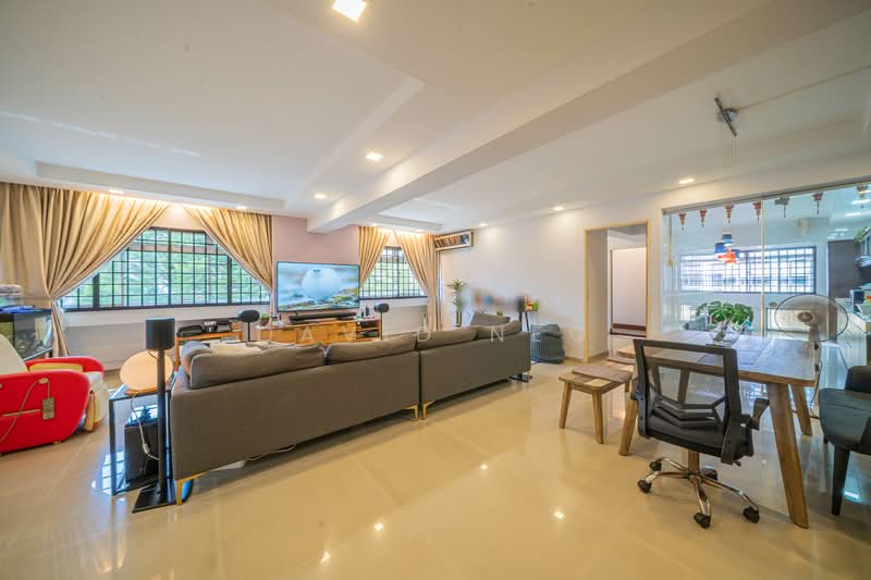5rm HDB beside Yew Tee MRT, , 3 Bedrooms, 1,345 sqft, HDB Flat For Sale, by David Neo, 500061942 - Living Room - PropertyGuru.com.sg