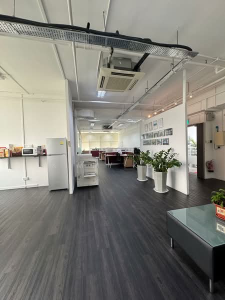 Wcega Tower, 21 Bukit Batok Crescent, 1,970 sqft, Light Industrial (B1) For Sale, by Kimmy Koh, 500061948 - Interior - CommercialGuru.com.sg