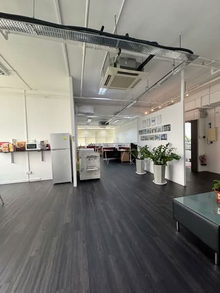 Wcega Tower, 21 Bukit Batok Crescent, 1,970 sqft, Light Industrial (B1) For Sale, by Kimmy Koh, 500061948 - Interior - CommercialGuru.com.sg