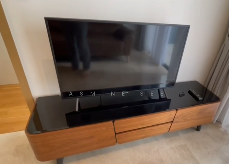 Alex Residences, 28 Alexandra View, 2 Bedrooms, 657 sqft, Apartment For Rent, by Jasmine See, 500061949 - Living Room - PropertyGuru.com.sg