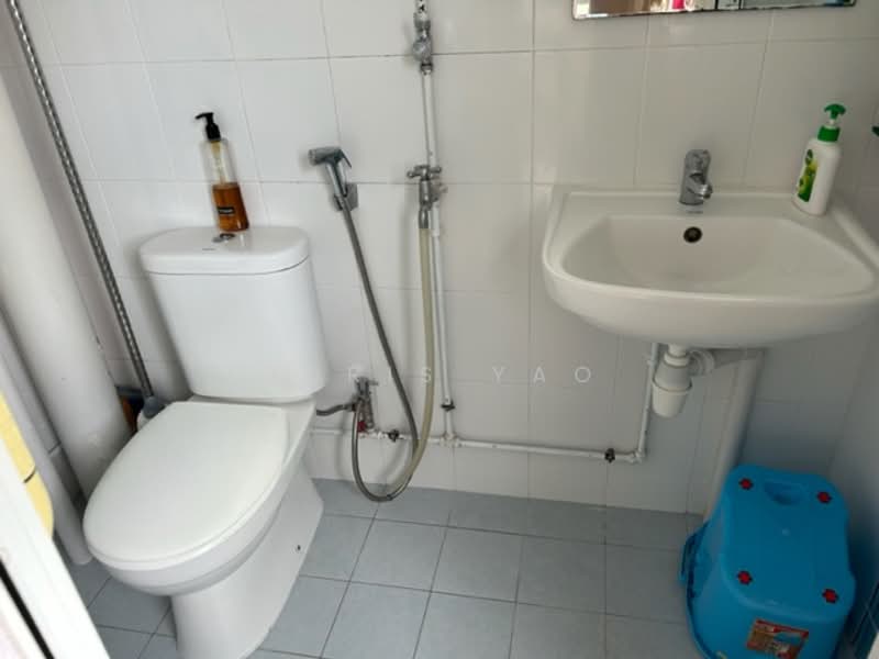 407 Sin Ming Avenue, 407 Sin Ming Avenue, Room Rental, 120 sqft, HDB Flat For Rent, by Doris Yao, 500061955 - Bathroom - PropertyGuru.com.sg