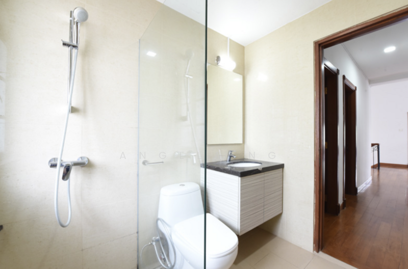 Gentle Villas, Gentle Drive, 5 Bedrooms, 7,382 sqft, Semi-Detached House For Rent, by Angela Ng, 500061959 - Bathroom - PropertyGuru.com.sg