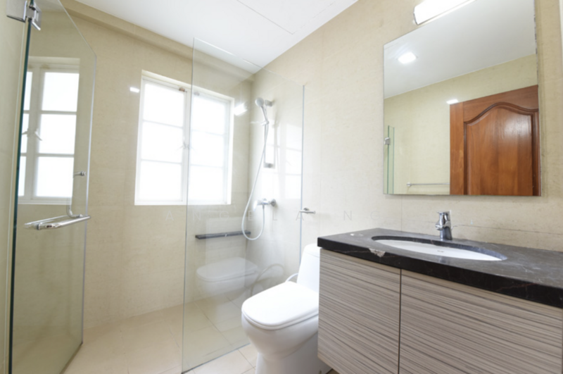 Gentle Villas, Gentle Drive, 5 Bedrooms, 7,382 sqft, Semi-Detached House For Rent, by Angela Ng, 500061959 - Bathroom - PropertyGuru.com.sg