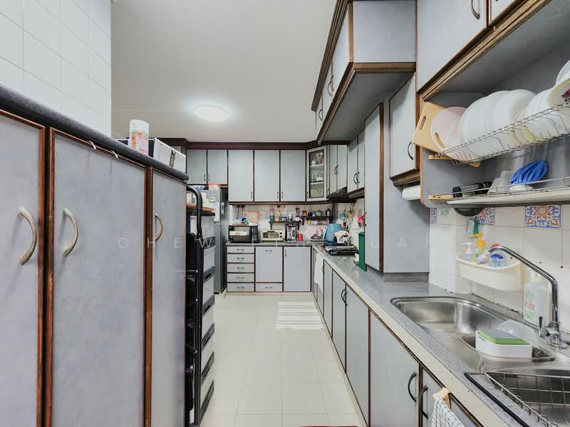 651 Jalan Tenaga HDB Flat For Sale at S$ 710,000 | PropertyGuru Singapore - Kitchen
