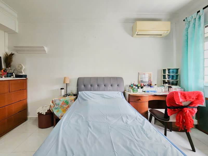 651 Jalan Tenaga HDB Flat For Sale at S$ 710,000 | PropertyGuru Singapore - Bedroom