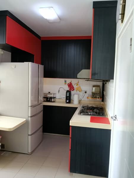 126C Kim Tian Road HDB Flat For Sale at S$ 1,100,000 | PropertyGuru Singapore - Kitchen