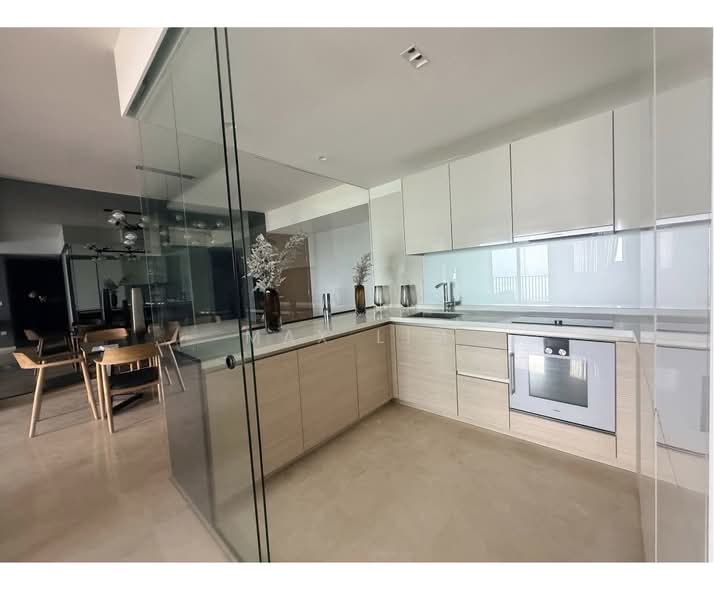 V on Shenton, 5 Shenton Way, 3 Bedrooms, 1,765 sqft, Condominium For Rent, by Max Lim, 500061985 - Kitchen - PropertyGuru.com.sg