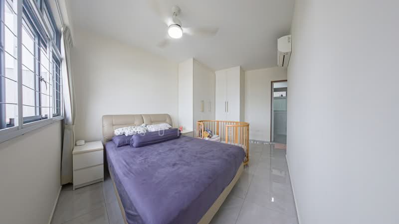 618B Tampines Street 61 HDB Flat For Sale at S$ 815,000 | PropertyGuru Singapore - Master Bedroom