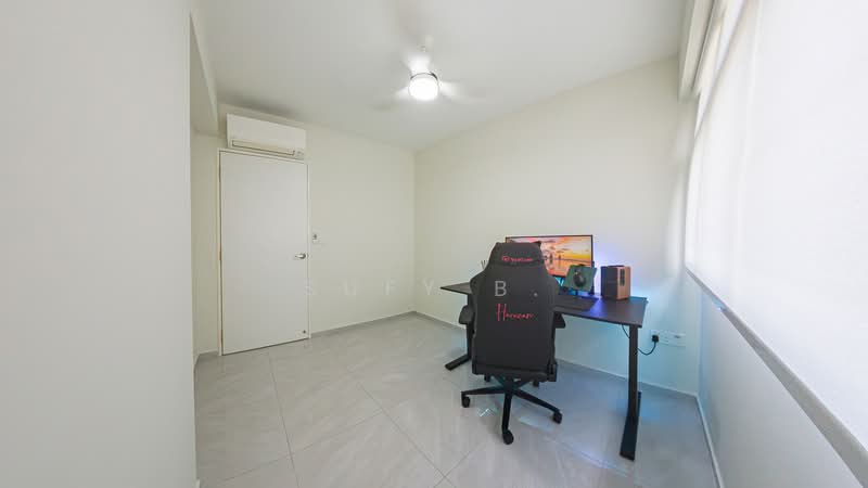 618B Tampines Street 61 HDB Flat For Sale at S$ 815,000 | PropertyGuru Singapore - Common Room
