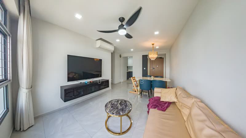 618B Tampines Street 61 HDB Flat For Sale at S$ 815,000 | PropertyGuru Singapore - Living Room