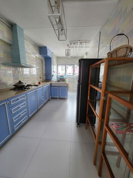 660 Hougang Avenue 8 HDB Flat For Sale at S$ 680,000 | PropertyGuru Singapore - Kitchen