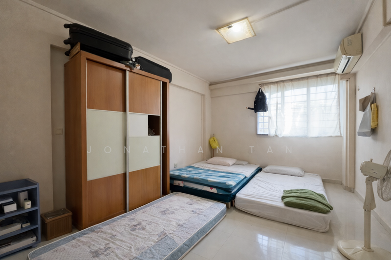 612 Choa Chu Kang Street 62 HDB Flat For Sale at S$ 550,000 | PropertyGuru Singapore - Bedroom