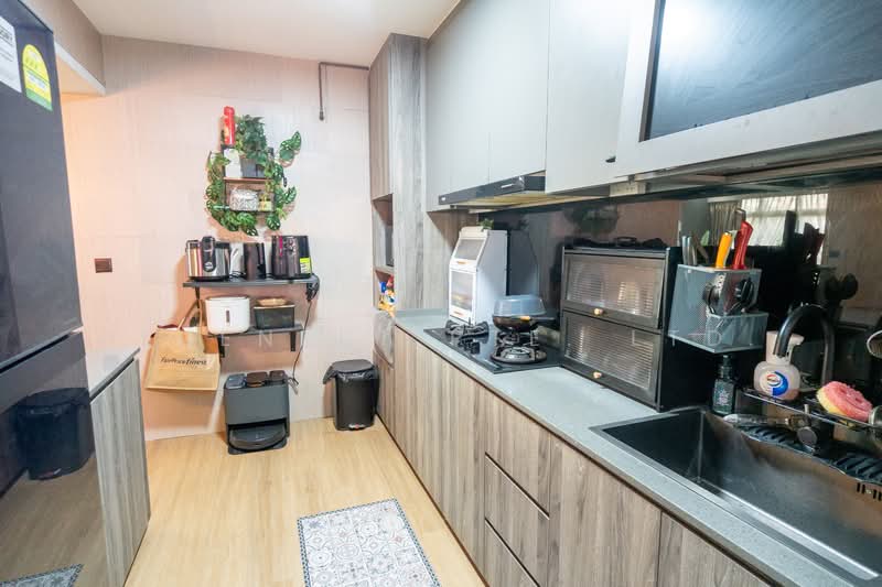 355A Anchorvale Lane HDB Flat For Sale at S$ 670,000 | PropertyGuru Singapore - Kitchen