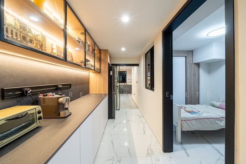 MacPherson Garden Estate Terraced House For Sale at S$ 4,000,000 | PropertyGuru Singapore - Corridor