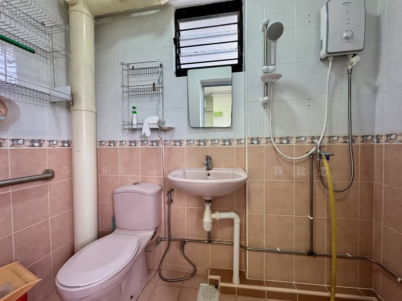 609 Ang Mo Kio Avenue 4, 609 Ang Mo Kio Avenue 4, 3 Bedrooms, 1,130 sqft, HDB Flat For Rent, by Gabriel Tan 陈玟志, 500062046 - Bathroom - PropertyGuru.com.sg