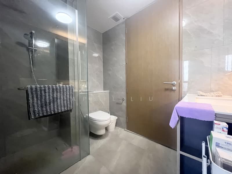 Whistler Grand, 107 West Coast Vale, 1 Bedroom, 506 sqft, Condominium For Rent, by April Liu, 500062050 - Bathroom - PropertyGuru.com.sg