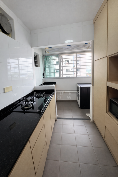 467A Fernvale Link HDB Flat For Sale at S$ 570,000 | PropertyGuru Singapore - Kitchen