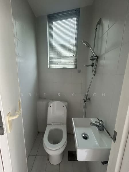 11 Amber Road, 11 Amber Road, 3 Bedrooms, 1,507 sqft, Apartment For Rent, by Able S.K Toh, 500062057 - Bathroom - PropertyGuru.com.sg