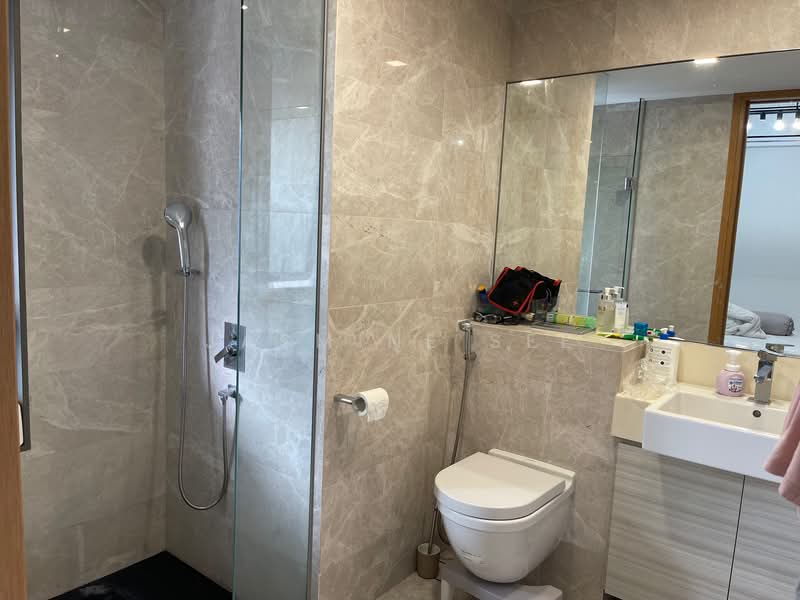 6 Derbyshire Condominium For Sale at S$ 1,680,000 | PropertyGuru Singapore - Bathroom