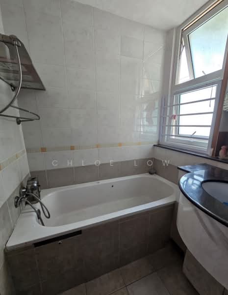 The Floravale, 244 Westwood Avenue, 3 Bedrooms, 1,399 sqft, Executive Condominium For Rent, by Chloe Low, 500062092 - Bathroom - PropertyGuru.com.sg