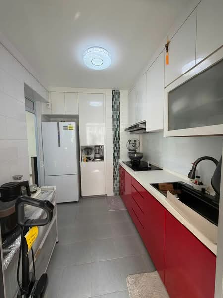 613C Punggol Drive HDB Flat For Sale at S$ 595,000 | PropertyGuru Singapore - Kitchen
