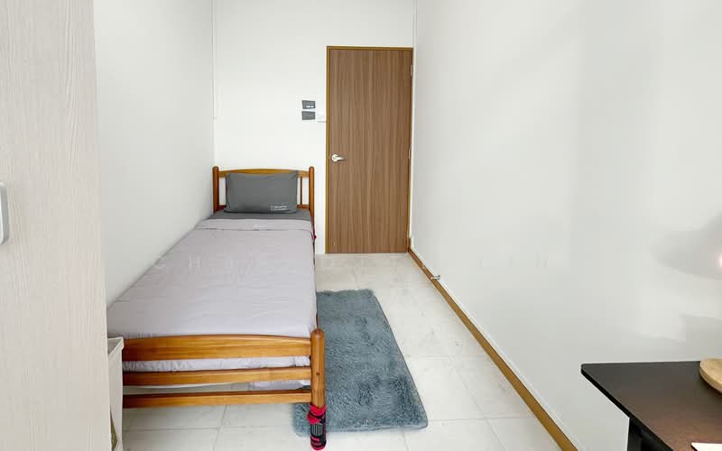 Hillview Regency, 28 Bukit Batok East Avenue 2, Room Rental, 150 sqft, Condominium For Rent, by Charlotte Lin, 500062097 - Bedroom 2 - PropertyGuru.com.sg