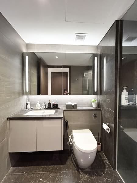 Parc Esta Condominium For Sale at S$ 1,550,000 | PropertyGuru Singapore - Bathroom