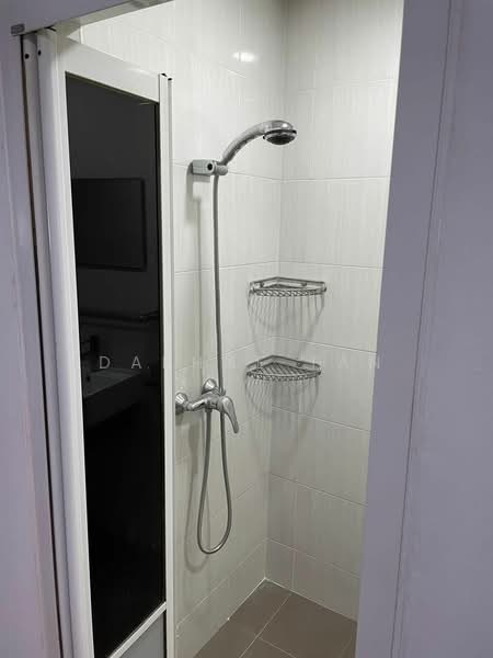 Thomson Windsor Park Estate, , 3 Bedrooms, 2,034 sqft, Terraced House For Rent, by Daphne Tan, 500062109 - Bathroom - PropertyGuru.com.sg