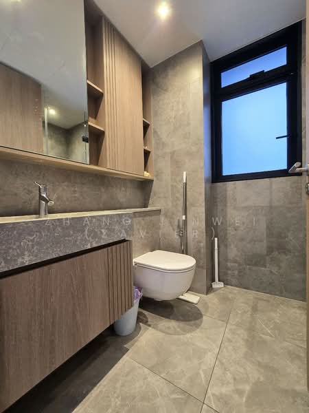 KI Residences At Brookvale Condominium For Sale at S$ 2,280,000 | PropertyGuru Singapore - Bathroom