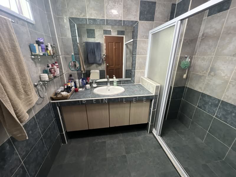 Dunman lane, dunman lane, 5 Bedrooms, 3,000 sqft, Semi-Detached House For Rent, by Ben Lee, 500062139 - Bathroom - PropertyGuru.com.sg