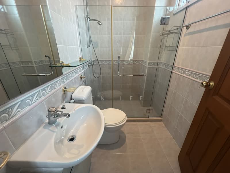 Dunman lane, dunman lane, 5 Bedrooms, 3,000 sqft, Semi-Detached House For Rent, by Ben Lee, 500062139 - Bathroom - PropertyGuru.com.sg