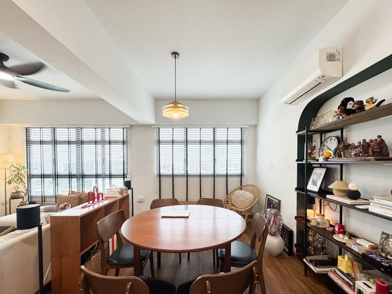 618B Tampines Street 61 HDB Flat For Sale at S$ 850,000 | PropertyGuru Singapore - Living Room