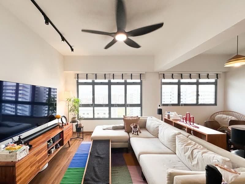 618B Tampines Street 61 HDB Flat For Sale at S$ 850,000 | PropertyGuru Singapore - Living Room