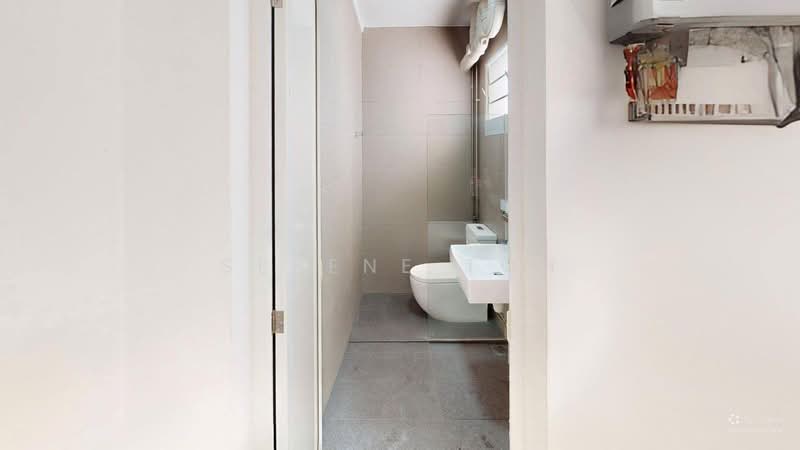 557 Pasir Ris Street 51 HDB Flat For Sale at S$ 798,168 | PropertyGuru Singapore - Common Bathroom