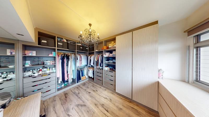 557 Pasir Ris Street 51 HDB Flat For Sale at S$ 798,168 | PropertyGuru Singapore - Walk in wardrobe/ bedroom 3