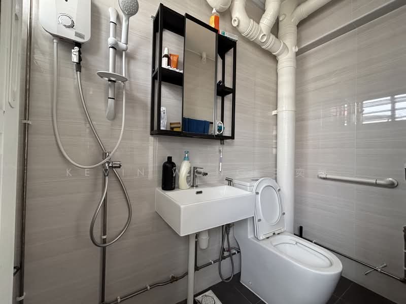 451 Pasir Ris Drive 6, 451 Pasir Ris Drive 6, Room Rental, 120 sqft, HDB Flat For Rent, by Kevin Wong 王奕凯, 500062145 - Bathroom - PropertyGuru.com.sg