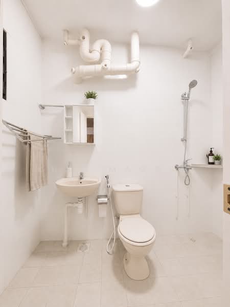 323 Sembawang Close, 323 Sembawang Close, 3 Bedrooms, 1,292 sqft, HDB Flat For Sale, by Khoo Maggie, 500062153 - Bathroom - PropertyGuru.com.sg
