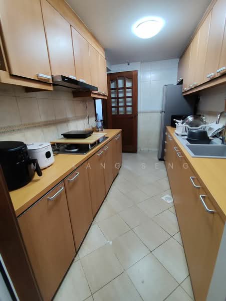 Westcove Condo, 10 West Coast Crescent, Room Rental, 150 sqft, Condominium For Rent, by Ng Kang Seng, 500062156 - Kitchen - PropertyGuru.com.sg