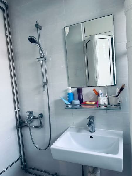 366 Yishun Ring Road, 366 Yishun Ring Road, Room Rental, 200 sqft, HDB Flat For Rent, by Eddie Ng, 500062168 - Bathroom - PropertyGuru.com.sg