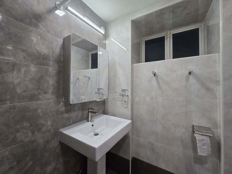 Sims Dorado, 11 Lorong 39 Geylang, Room Rental, 120 sqft, Apartment For Rent, by Lydia Wang, 500062176 - Bathroom - PropertyGuru.com.sg