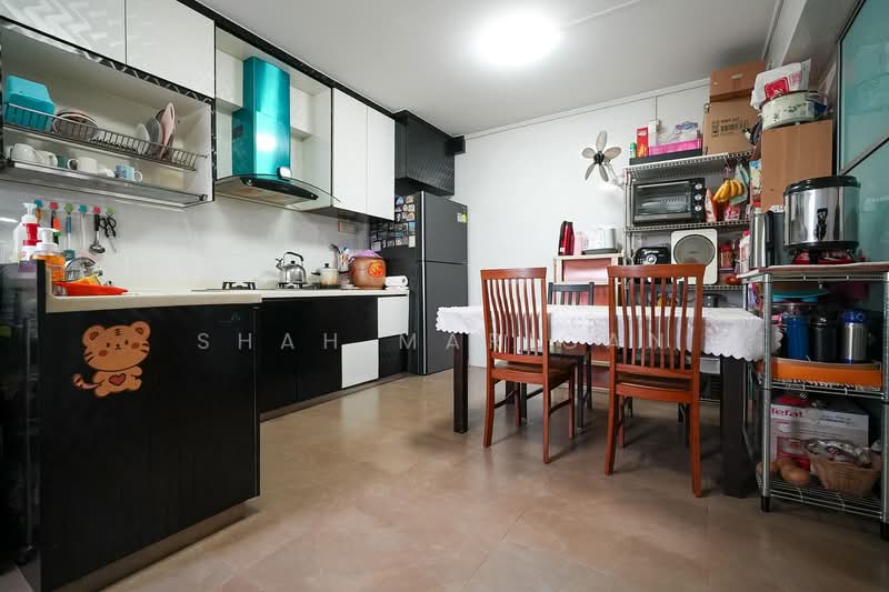 416 Yishun Avenue 11 HDB Flat For Sale at S$ 699,000 | PropertyGuru Singapore - Kitchen