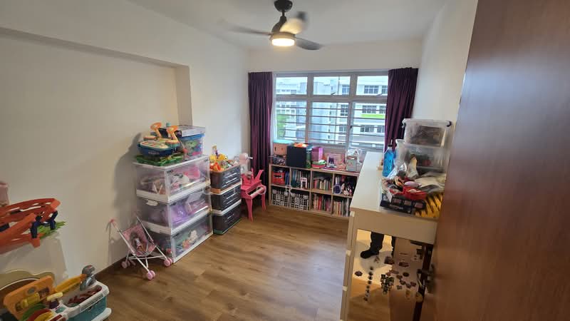 613B Tampines North Drive 1 HDB Flat For Sale at S$ 988,000 | PropertyGuru Singapore - Bedroom