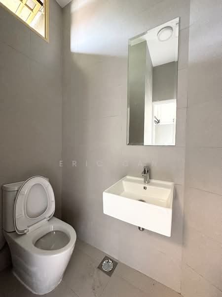 Orange Regency, 101 Fernhill Road, 4 Bedrooms, 2,433 sqft, Apartment For Rent, by Eric Gan, 500062196 - Bathroom - PropertyGuru.com.sg