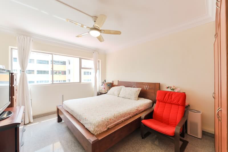 221 Bukit Batok East Avenue 3 HDB Flat For Sale at S$ 845,000 | PropertyGuru Singapore - Bedroom
