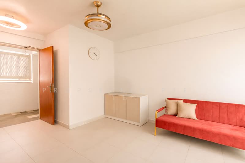 590A Montreal Link HDB Flat For Sale at S$ 328,888 | PropertyGuru Singapore - Living Room